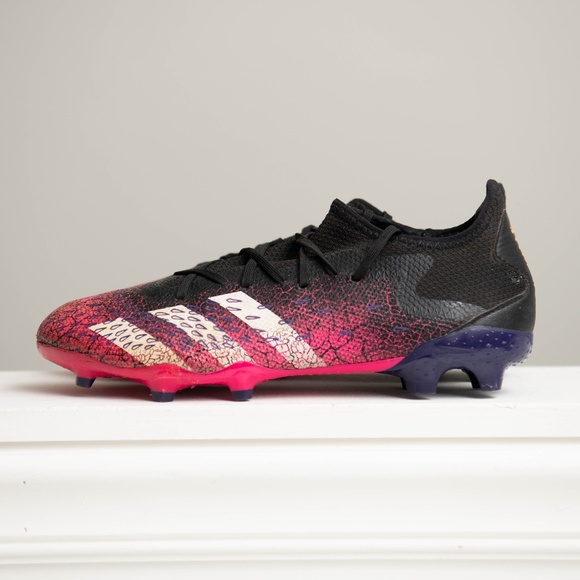Adidas Predator Freak.3 Soccer Cleats Men's Size 9.5 Black/Purple/Pink - Picture 3 of 6